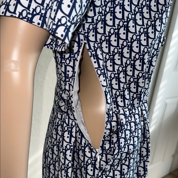 Navy & White Printed Wrap Romper with Belt Size Medium - Picture 6 of 16